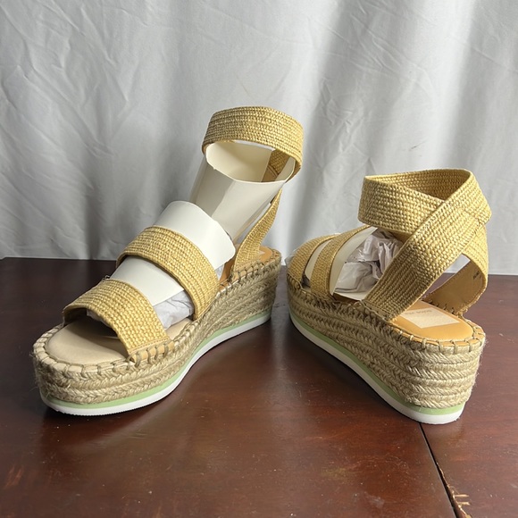 Never worn 7.5 natural ( tan) espadrilles - Picture 2 of 2